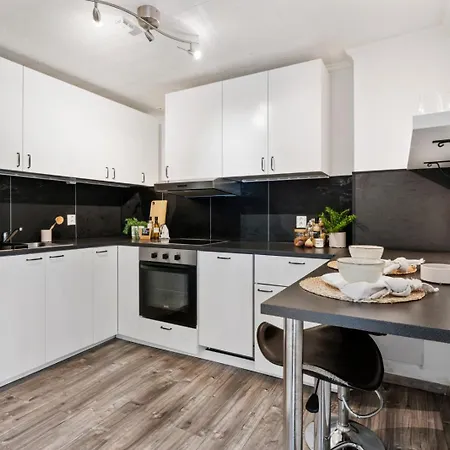 Perfect Getaway 7 Min To Centrum Apartment *